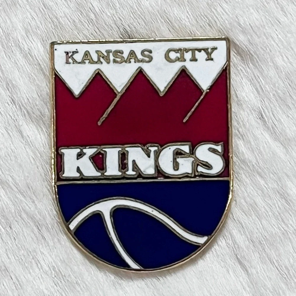 🔮 5/$25 Vintage NBA Kansas City Kings Basketball Pin